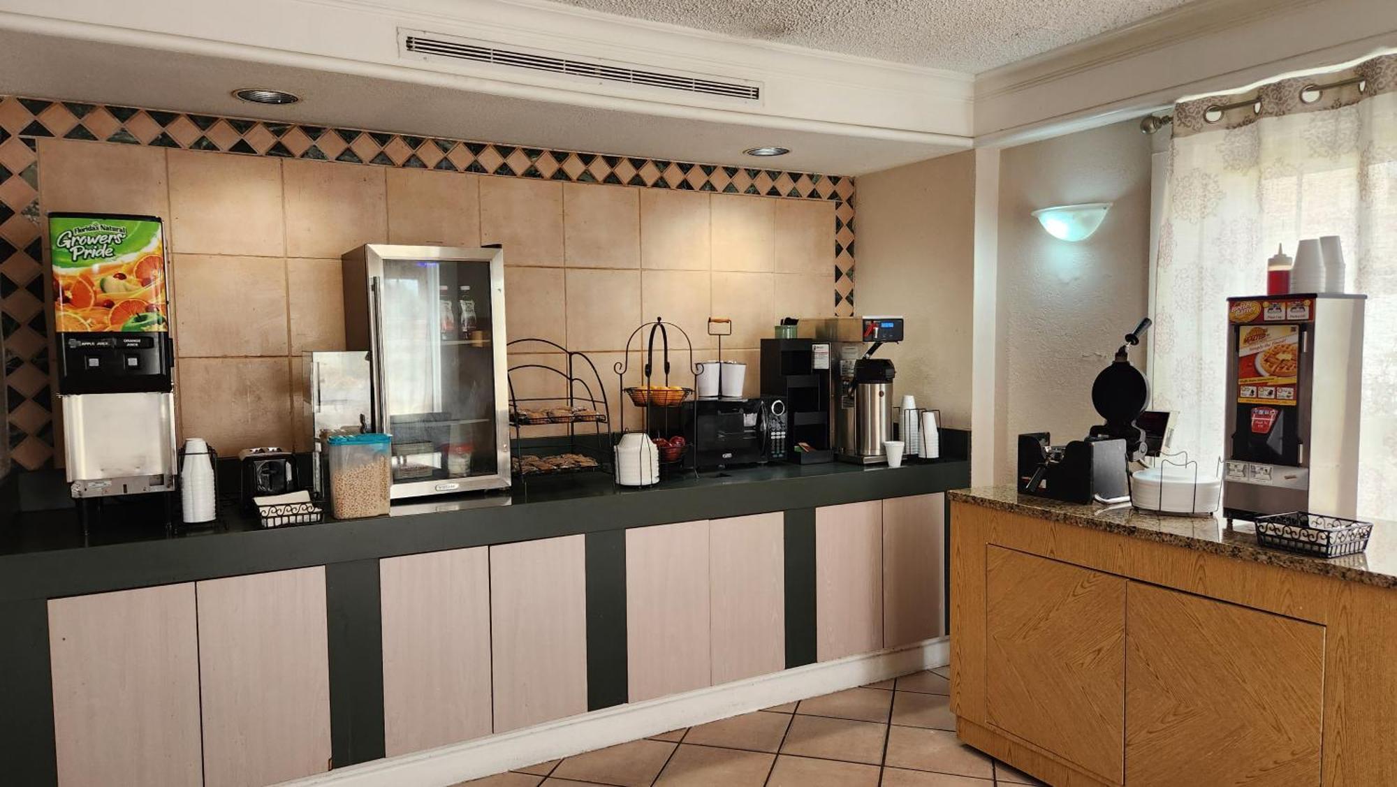 克鲁特杰克逊湖拉奎塔酒店 Clute 外观 照片