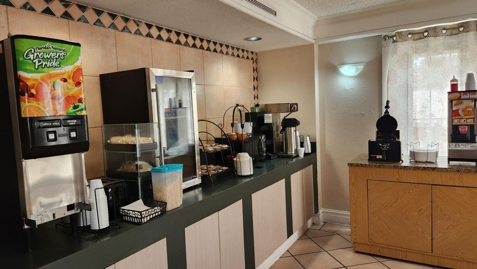 克鲁特杰克逊湖拉奎塔酒店 Clute 外观 照片