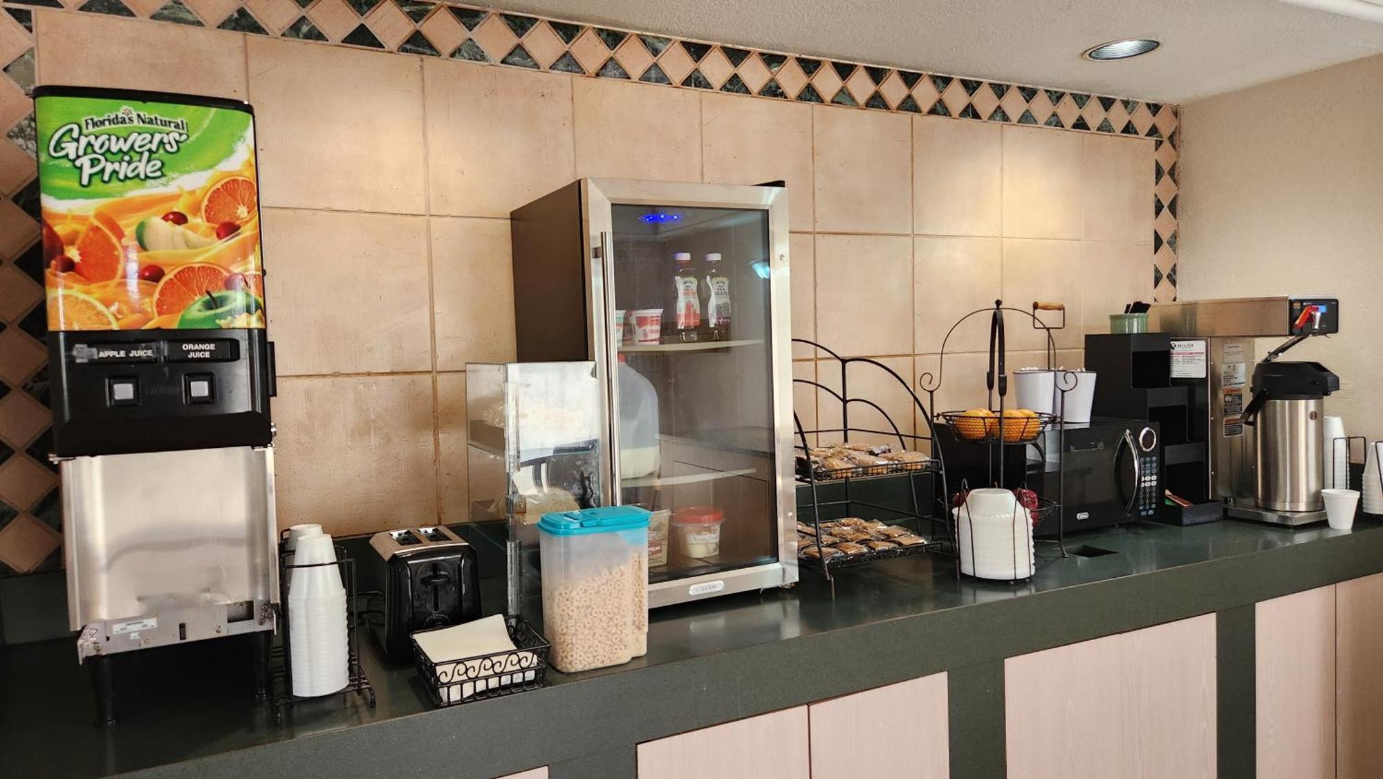 克鲁特杰克逊湖拉奎塔酒店 Clute 外观 照片